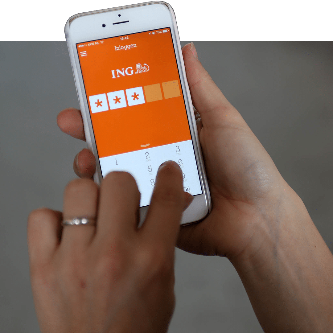 Smartphone met ING inlogscherm